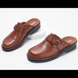 ❤️CLOSET CLEAR OUT!!! CLARKS LEATHER PATTY, SZ 8W